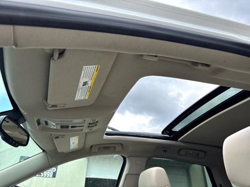 Used 2013 Cadillac SRX Luxury image 14