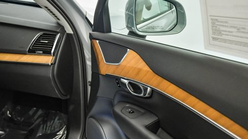Certified 2025 Volvo XC90 B6 Plus image 20