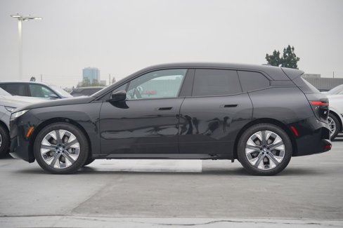 New 2026 BMW iX xDrive45 image 4