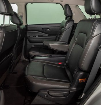 Used 2025 Nissan Pathfinder SL w/ SL Premium Package image 8