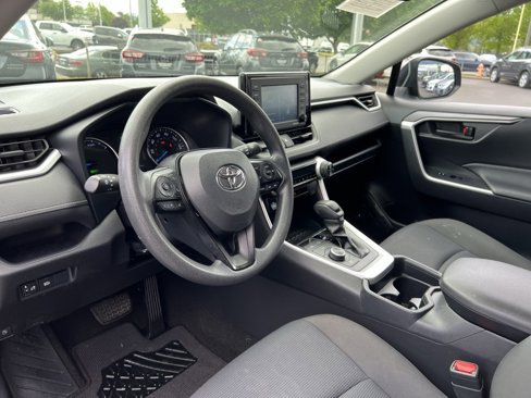 Used 2020 Toyota RAV4 LE w/ Carpet Mat Package image 13