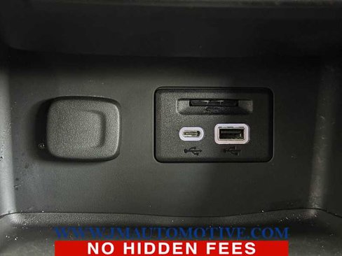 Used 2023 GMC Acadia AT4 w/ Preferred Package image 40