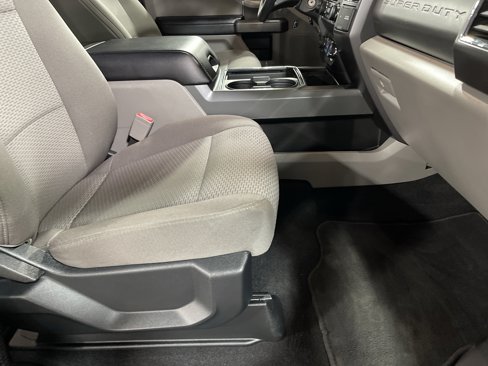 Used 2019 Ford F250 XLT w/ XLT Premium Package image 15