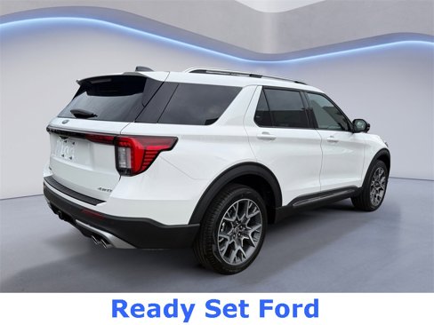 New 2025 Ford Explorer Platinum image 3