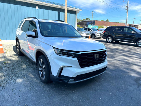 Used 2024 Honda Pilot Touring image 3