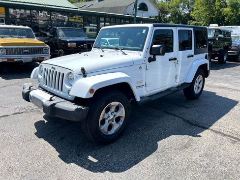 Used 2014 Jeep Wrangler Unlimited Sahara image 2