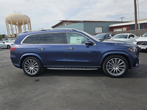 New 2026 Mercedes-Benz GLS 580 4MATIC image 9