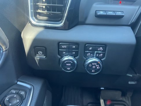 Used 2024 GMC Sierra 2500 Denali w/ Denali Reserve Package image 25