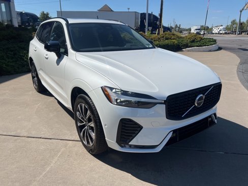 Certified 2025 Volvo XC60 B5 Plus image 7