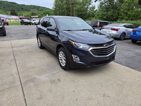 Used 2018 Chevrolet Equinox LT image 2