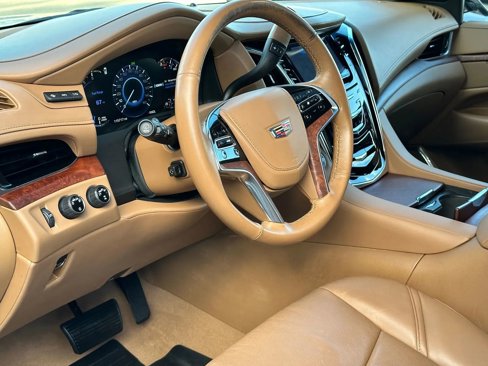 Used 2017 Cadillac Escalade ESV Platinum image 10