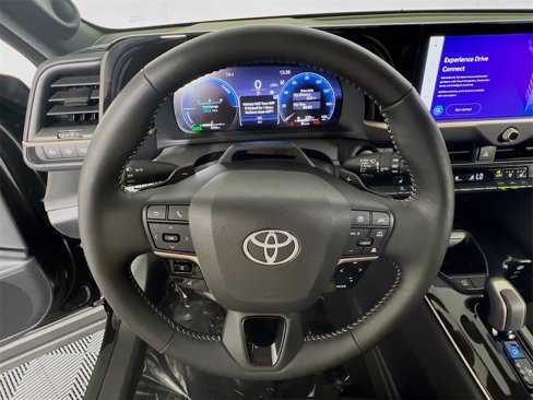 Certified 2025 Toyota Crown Signia image 11