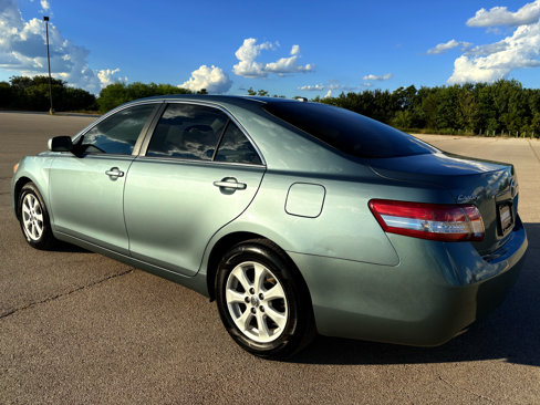 Used 2011 Toyota Camry LE image 31