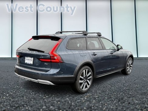 New 2026 Volvo V90 B6 Cross Country Ultra w/ Climate Package image 3