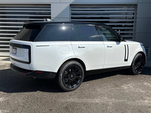 New 2025 Land Rover Range Rover SE image 9