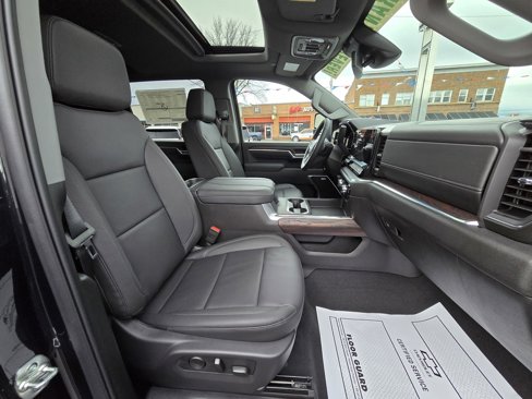 New 2025 GMC Sierra 3500 SLT w/ SLT Convenience Package image 24