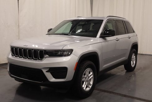 New 2025 Jeep Grand Cherokee Laredo image 5