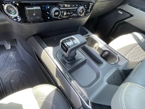 Used 2024 Chevrolet Silverado 1500 ZR2 image 23