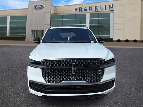 New 2025 Lincoln Navigator L Reserve image 2