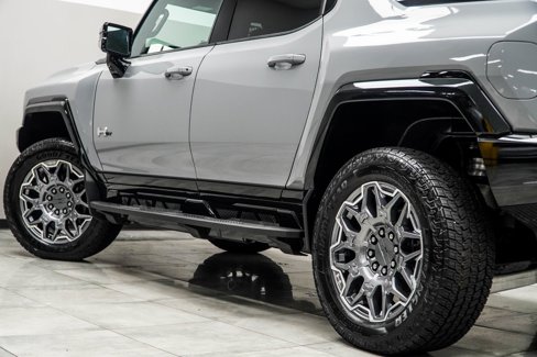 Used 2024 GMC Hummer EV 3X image 16