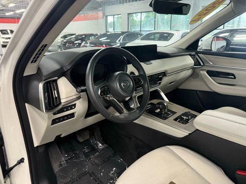 Used 2024 MAZDA CX-90 Plug-In Hybrid w/ Premium Plus image 11
