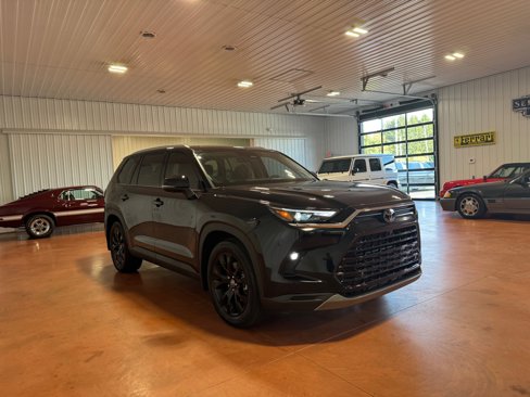 Used 2024 Toyota Grand Highlander XLE image 6