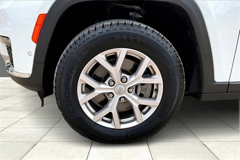 Used 2022 Jeep Grand Cherokee L Limited w/ Luxury Tech Group II image 9