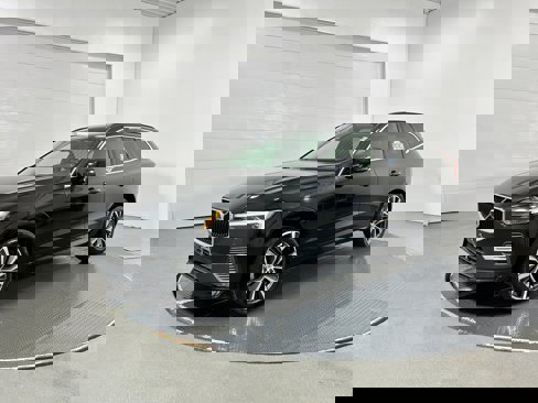 Used 2022 Volvo XC60 B5 Momentum w/ Climate Package image 17