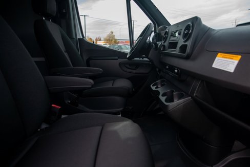 Used 2025 Mercedes-Benz Sprinter 2500 image 28