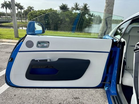 Used 2020 Rolls-Royce Wraith image 17