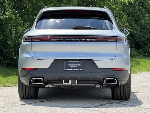 New 2025 Porsche Cayenne image 8