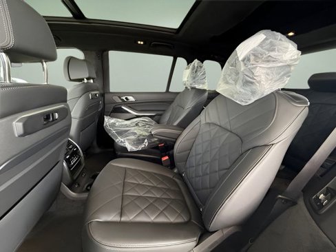 Used 2026 BMW X7 xDrive40i w/ M Sport Package image 29