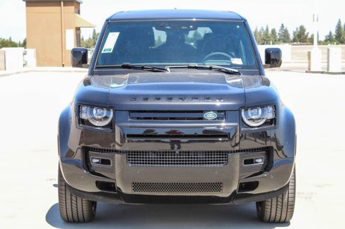 New 2024 Land Rover Defender 90 V8 image 2