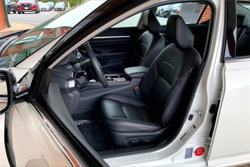 Certified 2024 Nissan Altima 2.5 SR w/ SR Premium Package image 18