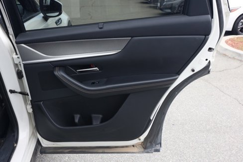 Used 2024 MAZDA CX-90 Plug-In Hybrid w/ Premium Plus image 19