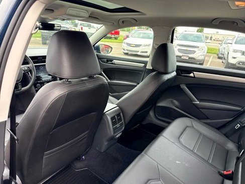 Used 2022 Volkswagen Passat 2.0T SE image 27