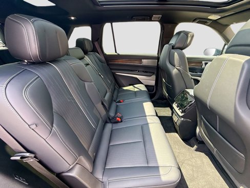 New 2026 Cadillac Vistiq Sport image 29