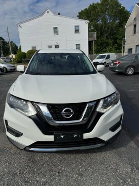 Used 2017 Nissan Rogue S image 2