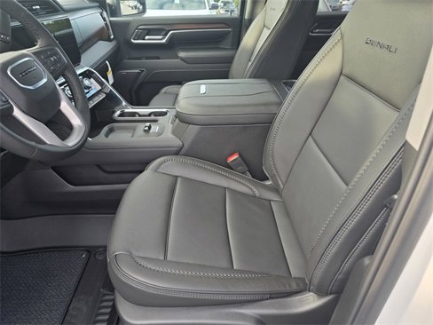 New 2026 GMC Sierra 2500 Denali w/ Denali Reserve Package image 17