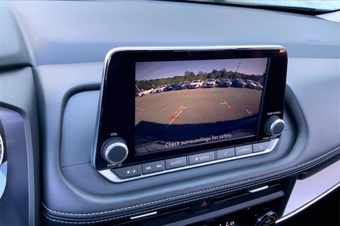 Certified 2025 Nissan Rogue SV image 24