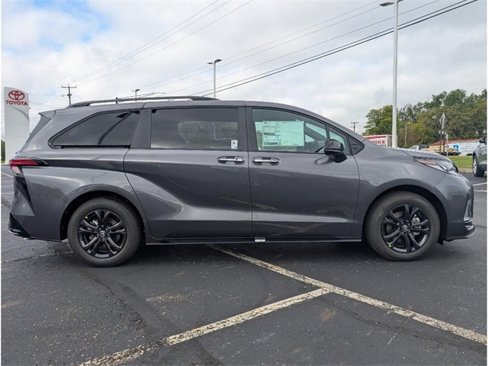 New 2025 Toyota Sienna XSE image 8