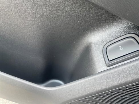 New 2026 Chevrolet Equinox LT w/ Convenience Package II image 24