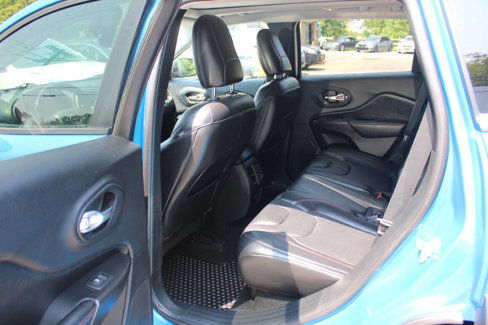 Used 2020 Jeep Cherokee Trailhawk image 28