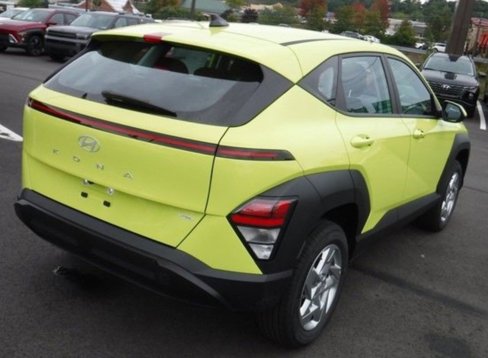 New 2025 Hyundai Kona SE image 7