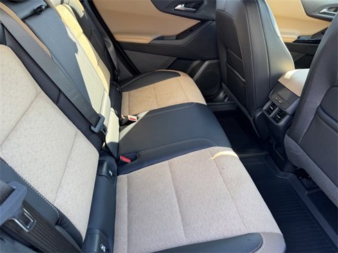 Used 2025 Chevrolet Equinox ACTIV w/ Safety and Technology Package image 7