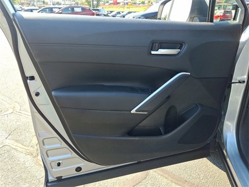 Used 2024 Toyota Corolla Cross XLE image 12