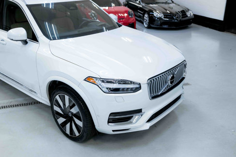 Used 2023 Volvo XC90 T8 Ultimate w/ Lounge Package image 23