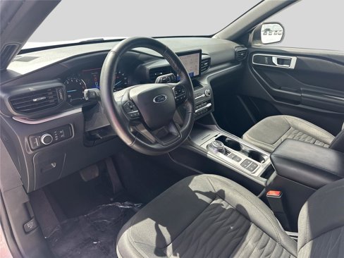 Used 2020 Ford Explorer XLT image 7