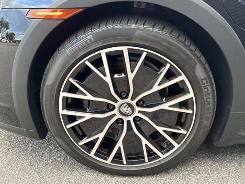 Certified 2024 Porsche Taycan 4 Cross Turismo w/ Premium Package image 12