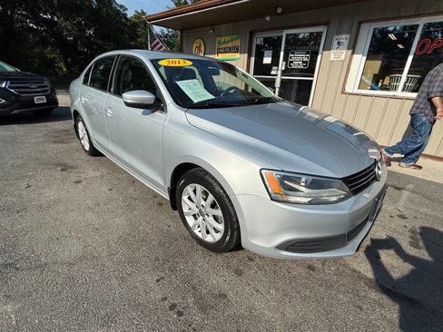 Used 2013 Volkswagen Jetta SE image 1